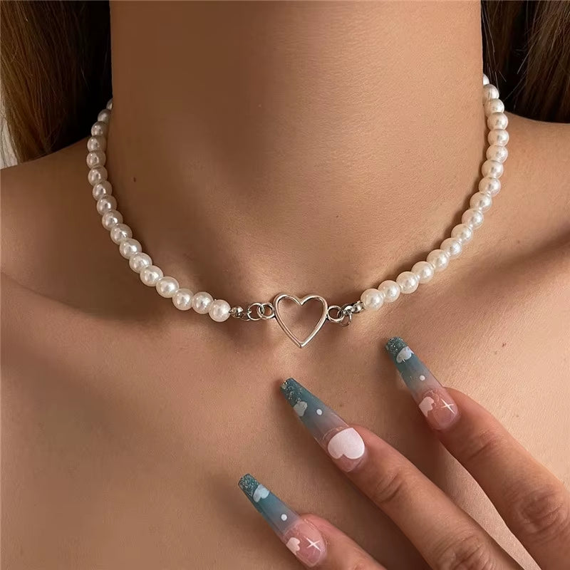Imitation Pearl Trendy Love Heart Choker Necklace Female Personality Party Fashion Clavicle Collier Colar Perlas Collar Gift