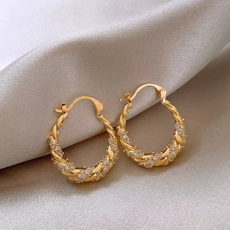 New Unique Shiny Zircon Winding Hoop Earrings for Women Fashion OL Style Gold Color Ear Accessories Party Jewelry